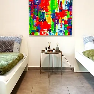 https://topflat-mit-kuche-i-gratis-parkplatz-i-drei.dusseldorf-hotel.net